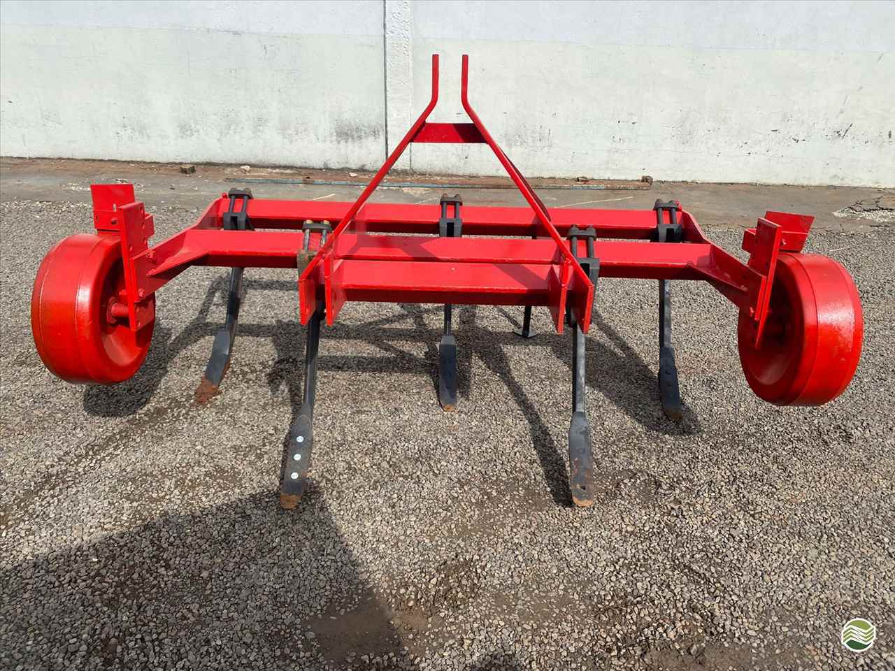 IMPLEMENTOS AGRICOLAS SUBSOLADOR 7 HASTES Camtrac Máquinas Agrícolas MARIALVA PARANÁ PR